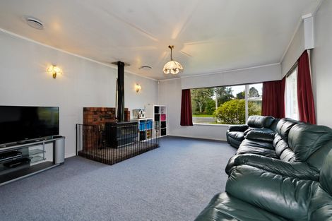 Photo of property in 97 Godley Road, Green Bay, Auckland, 0604