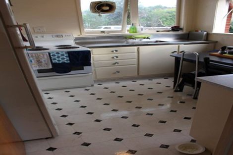 Photo of property in 2/34 Chartwell Avenue, Glenfield, Auckland, 0629