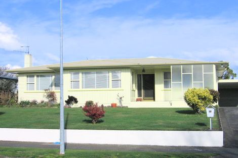 Photo of property in 22 Newcastle Street, Hokowhitu, Palmerston North, 4410