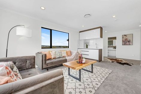 Photo of property in 48 Emerald Avenue, Rosehill, Papakura, 2113