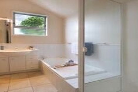 Photo of property in 10a Trevor Terrace, Paremata, Porirua, 5024