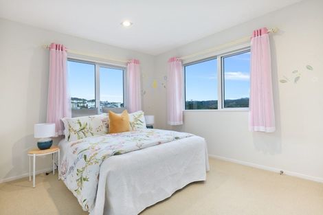 Photo of property in 4 San Casello Rise, Henderson, Auckland, 0612