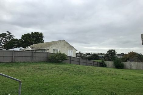 Photo of property in 13 Christmas Road, Manurewa, Auckland, 2102