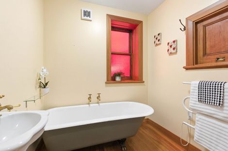 Photo of property in 80 Rolleston Street, Mount Cook, Wellington, 6021