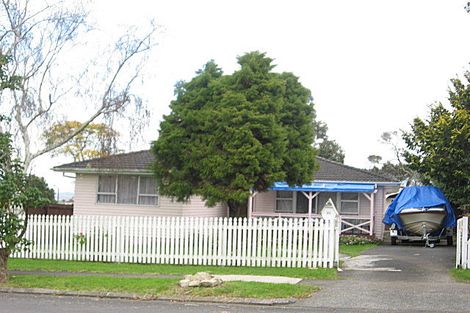 Photo of property in 17 Leaver Place, Weymouth, Auckland, 2103
