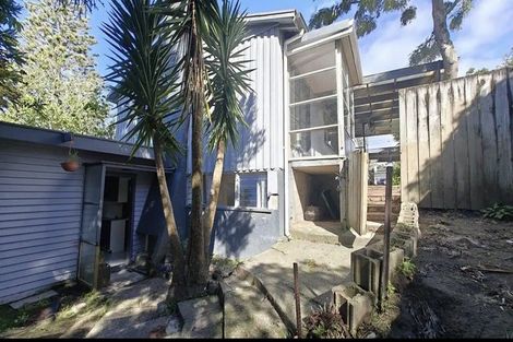 Photo of property in 19 Golf Road, New Lynn, Auckland, 0600