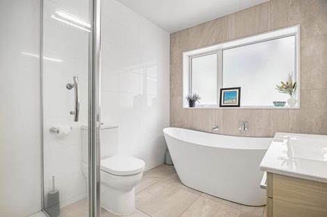 Photo of property in 15 Somerset Place, Stanmore Bay, Whangaparaoa, 0932