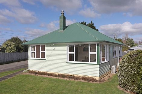 Photo of property in 14 Ward Street, Bulls, 4818