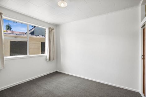 Photo of property in 8a Hood Place, Spotswood, New Plymouth, 4310