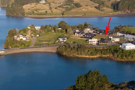 Photo of property in 13 Rangitahi Road, Raglan, 3225