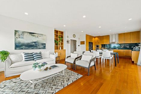 Photo of property in 32 Portland Road, Remuera, Auckland, 1050