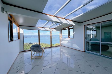 Photo of property in 40 Dress Circle, Newlands, Wellington, 6037