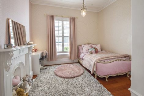 Photo of property in 15 Jubilee Avenue, Devonport, Auckland, 0624