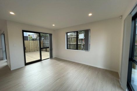 Photo of property in 3a De Quincey Terrace, Highland Park, Auckland, 2010