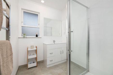 Photo of property in 8 Spence Road, Henderson, Auckland, 0612