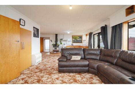 Photo of property in 220 Marine Parade, Bluff, 9814