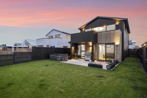 Photo of property in 31 Hinaki Street, Poike, Tauranga, 3112