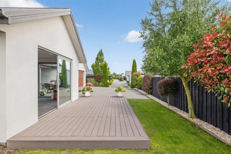 Photo of property in 17 Waterstock Way, Parklands, Christchurch, 8083