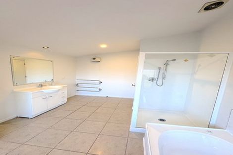 Photo of property in 30b Lyndon Street, Riccarton, Christchurch, 8041