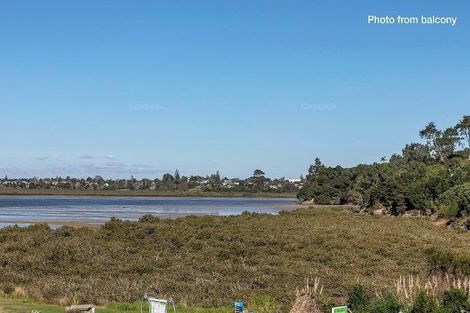 Photo of property in 11k Clearwater Cove, West Harbour, Auckland, 0618