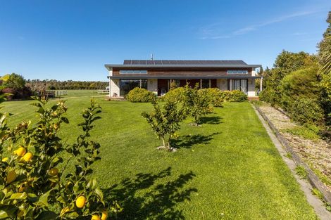 Photo of property in 92 Beacon Road, Dillons Point, Blenheim, 7273
