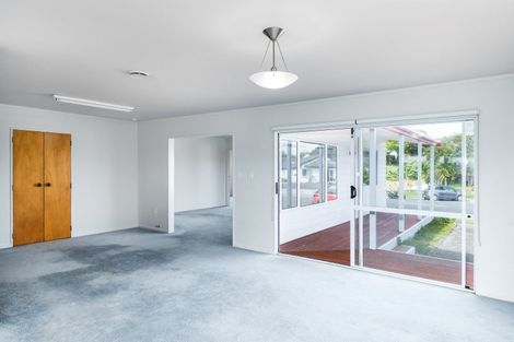 Photo of property in 26 Heta Road, Highlands Park, New Plymouth, 4312