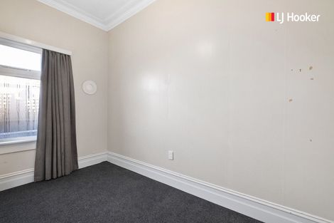 Photo of property in 74 Hargest Crescent, Saint Clair, Dunedin, 9012