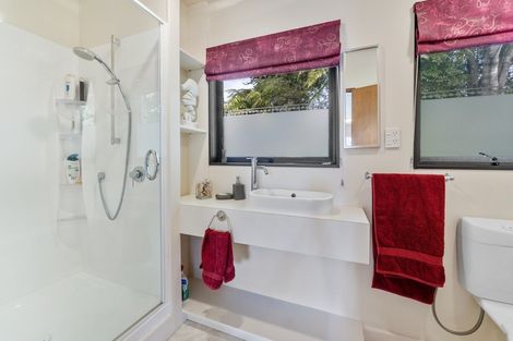 Photo of property in 38 Walton Avenue, Waikanae, 5036