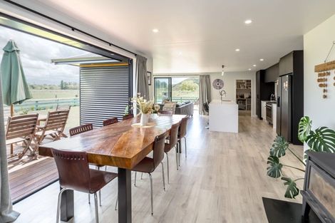 Photo of property in 64 Matapihi Road, Te Ore Ore, Masterton, 5886