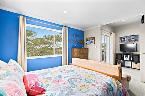 Photo of property in 3 Travis View Drive, Fairview Heights, Auckland, 0632