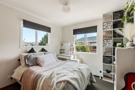 Photo of property in 11 Truby King Street, Merrilands, New Plymouth, 4312