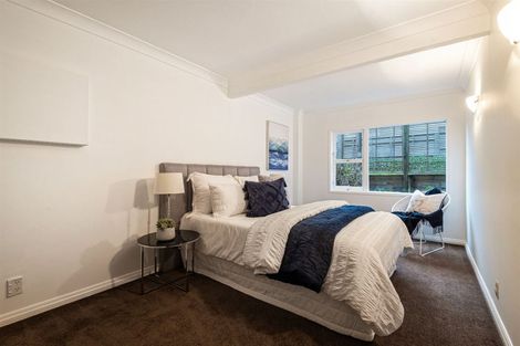 Photo of property in 1/14 Wernham Place, Northcote, Auckland, 0626