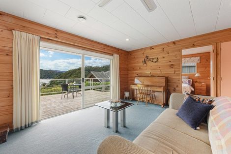Photo of property in 22 Amelia Crescent, Waikawa, Picton, 7220