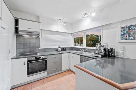 Photo of property in 4/2 Argyle Terrace, Milford, Auckland, 0620