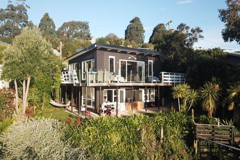 Photo of property in 12 Bayview Crescent, Duvauchelle, 7581