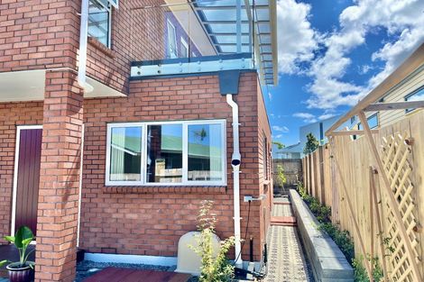 Photo of property in 7b Hanson Place, West Harbour, Auckland, 0618