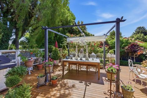 Photo of property in 32 Martindales Road, Heathcote Valley, Christchurch, 8022