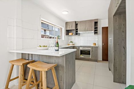 Photo of property in 4 Liam Place, Half Moon Bay, Auckland, 2012