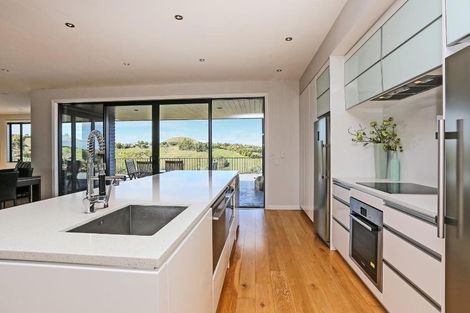 Photo of property in 264 Puketapu Road, Taradale, Napier, 4183