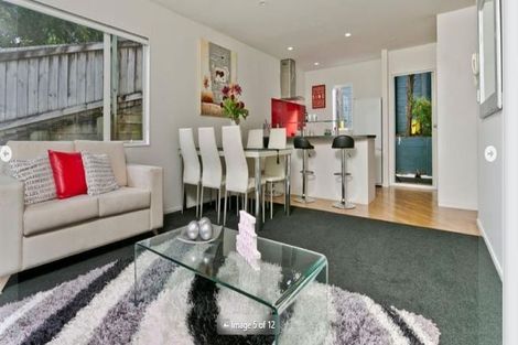 Photo of property in 1/48a Exmouth Road, Northcote, Auckland, 0627
