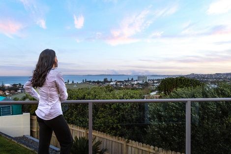 Photo of property in 10 Ascot Way, Orewa, 0931