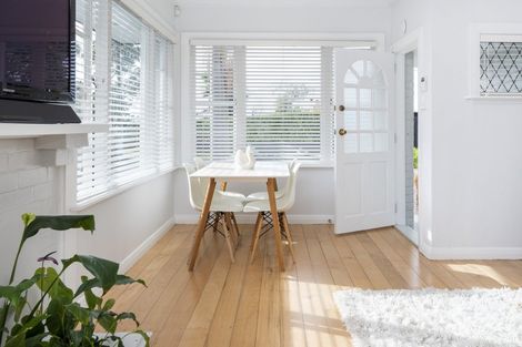 Photo of property in 1/44 Sale Street, Cockle Bay, Auckland, 2014