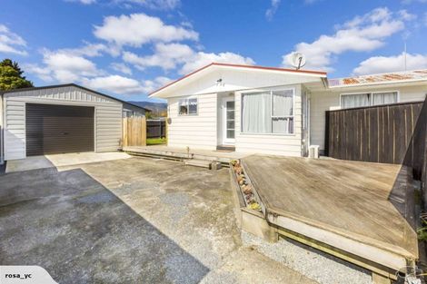 Photo of property in 50b Hartford Crescent, Totara Park, Upper Hutt, 5018