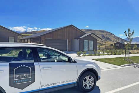 Photo of property in 36 Howden Drive, Jacks Point, 9371