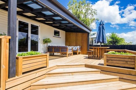 Photo of property in 64 Middle Road, Havelock North, 4130