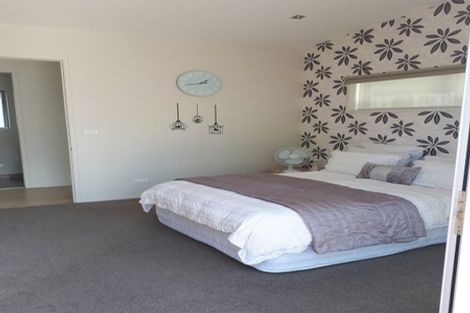 Photo of property in 8a Wairere Road, Torbay, Auckland, 0630