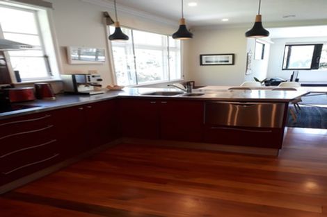 Photo of property in 73 Hungerford Road, Houghton Bay, Wellington, 6023