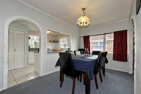 Photo of property in 97 Godley Road, Green Bay, Auckland, 0604