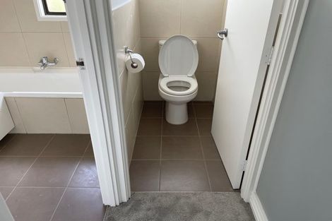 Photo of property in 104 Spinella Drive, Bayview, Auckland, 0629