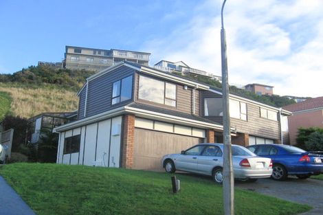 Photo of property in 22 Ordley Grove, Tawa, Wellington, 5028